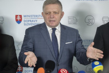 Predseda vlády SR Robert Fico (Smer-SD) má s koaličnými partnermi neľahký život. FOTO: TASR/M. Baumann