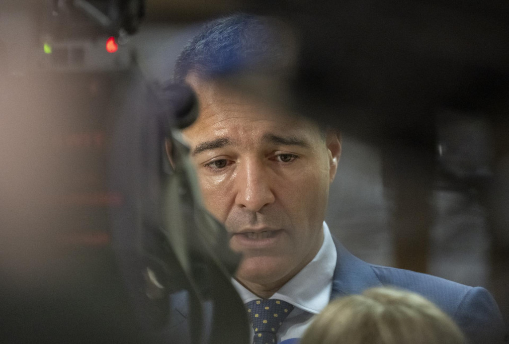 Minister &scaron;kolstva, v&yacute;skumu, v&yacute;voja a ml&aacute;deže Tom&aacute;&scaron; Drucker prich&aacute;dza na 62. rokovanie vl&aacute;dy. FOTO: TASR/Martin Baumann