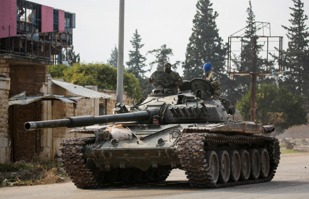 Rebeli vedení islamistickou militantnou skupinou Hajat Tahrír aš-Šám v sýrskej provincii Aleppo. FOTO: Reuters