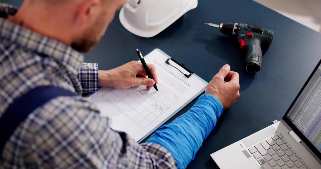 Žiadateľ úrazovej dávky nesmie byť v dôchodkovom veku ani poberať predčasný starobný dôchodok.FOTO: Dreamstime