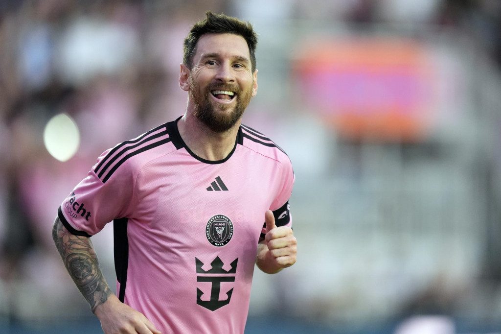 Na archívnej snímke útočník Interu Miami Lionel Messi sa teší z gólu počasu zápasu zámorskej súťaže Major League Soccer proti Orlandu City v americkom Fort Lauderdale. FOTO: TASR/AP