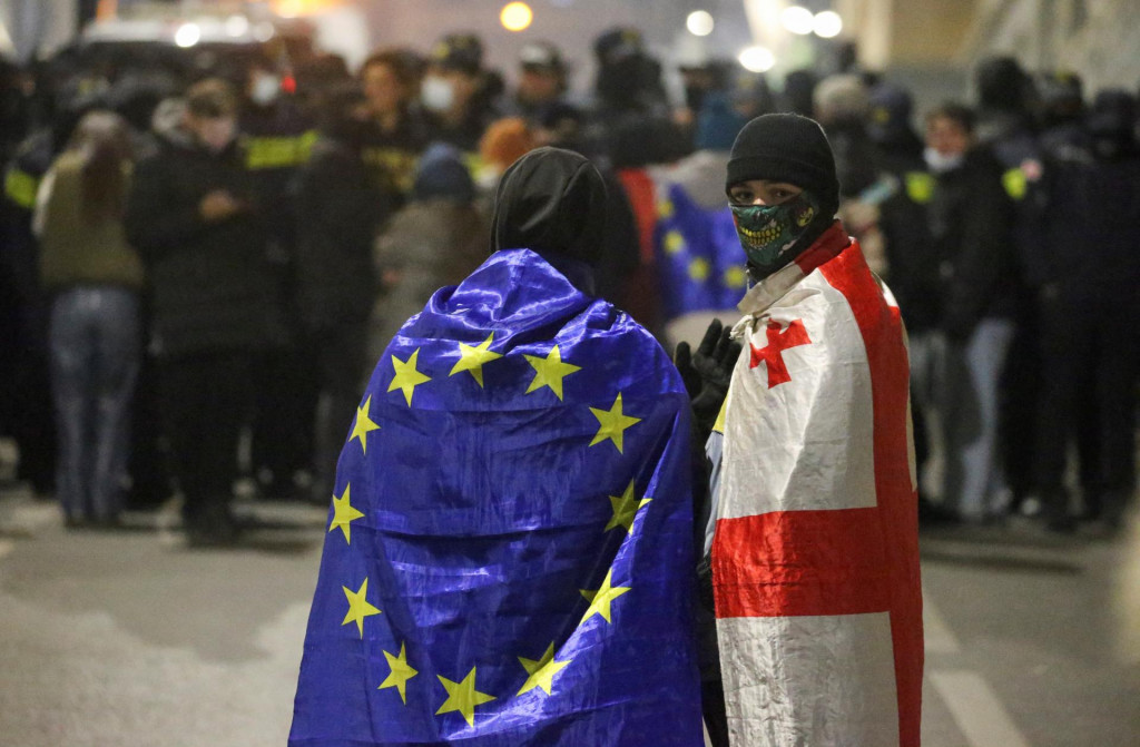 Protesty v gruzínskej metropole Tbilisi. FOTO: REUTERS