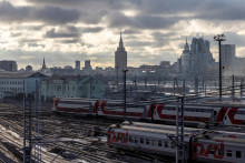 Obe spoje železnice obnovia po 15. decembri. FOTO: REUTERS