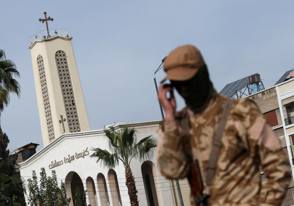 Režim prezidenta Asada sa zrútil v nedeľu, islamistickí povstalci z zoskupenia HTS na konci novembra začali proti vládnym vojskám ofenzívu. FOTO: REUTERS