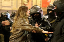 Najmä mladí Gruzínci protestovali proti autoritárskemu riadeniu krajiny. FOTO: Reuters