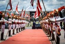 Na snímke vzadu uprostred je slovenský premiér Robert Fico, ktorý prišiel na stretnutie s viceprezidentom Brazílie Geraldom Alckminom v hlavnom meste najväčšej juhoamerickej krajiny. FOTO: ÚV SR