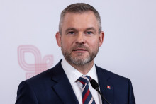 Slovenský prezident Peter Pellegrini počas tlačovej konferencie po prezidentskom summite krajín Vyšehradskej štvorky (V4) vo Visle. FOTO: TASR/Daniel Stehlík