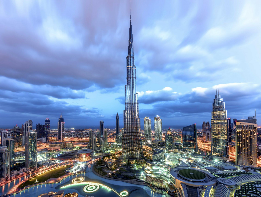 Panoráme Dubaja dominuje najvyššia veža sveta, 828 metrov vysoká Burdž Chalífa. FOTO: archív HN