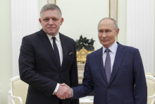 Ruský prezident Vladimir Putin a slovenský premiér Robert Fico počas stretnutia v Moskve 22. decembra 2024.

FOTO: TASR/AP