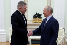 Slovenský premiér Robert Fico v roku 2024 zavítal najmä do krajín, kde by mu stretunie s ruským prezidentom Vladimirom Putinom nevyčítali. FOTO: REUTERS