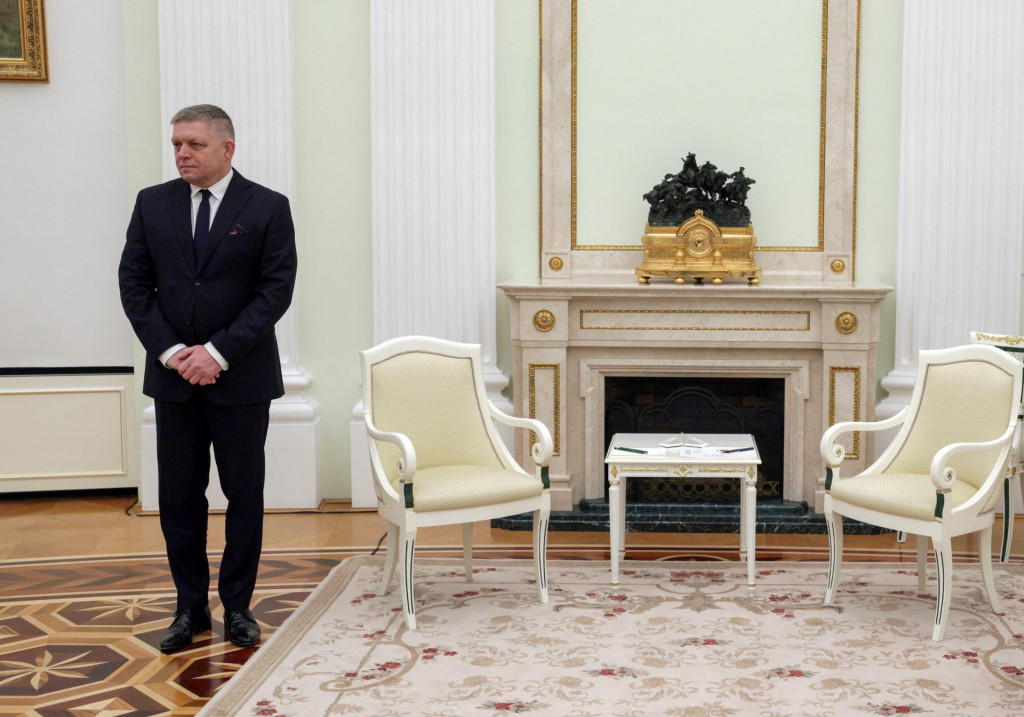 Robert Fico sa v Moskve stretol s Vladimirom Putinom. FOTO: Reuters