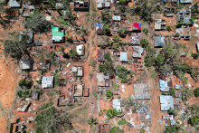 Zničené domy a budovy po cyklóne Chido v Pembe v Mozambiku. FOTO: Reuters