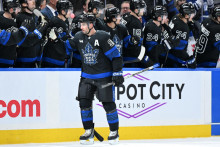 Kanadský hokejový útočník John Tavares. FOTO: Reuters