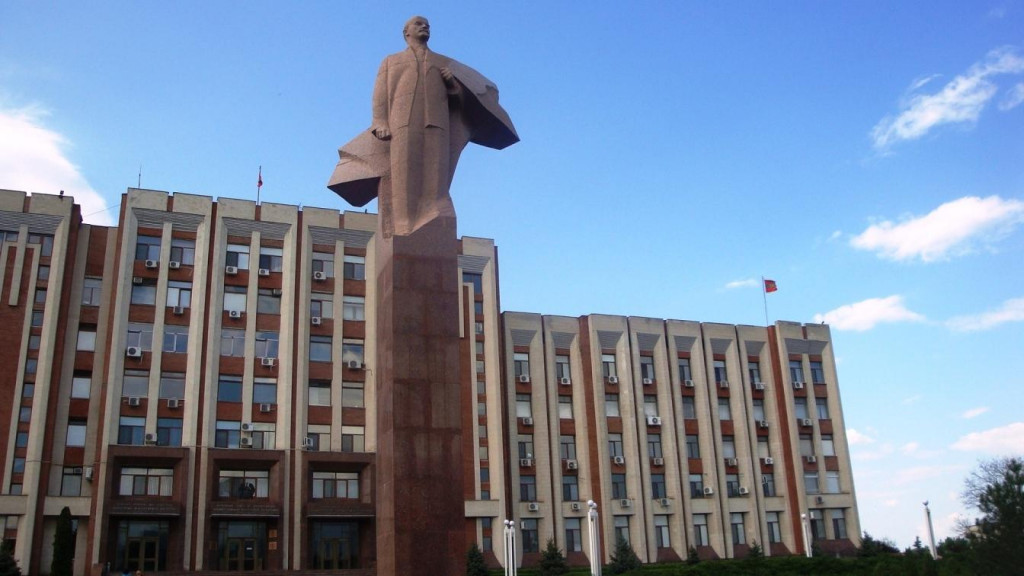 Budova Najvyššieho sovietu PMR v Tiraspole, hlavnom meste separatického moldavského regiónu Podnestersko. FOTO: TASR/Igor Cvečka