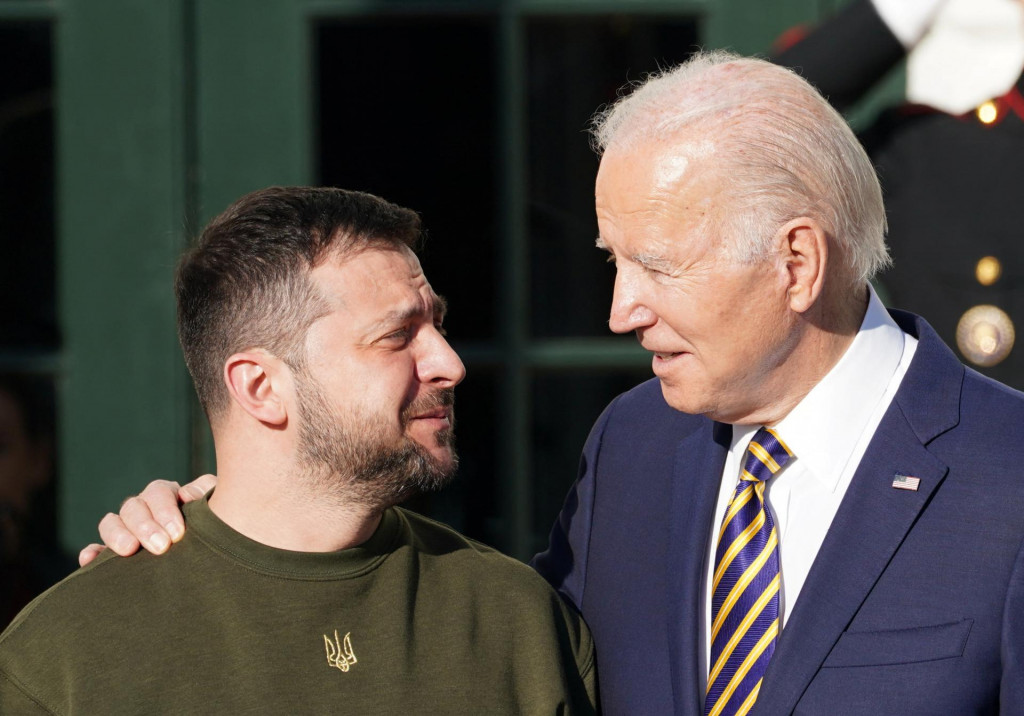 Americký prezident Joe Biden a ukrajinský prezident Volodymyr Zelenskyj. FOTO: Reuters