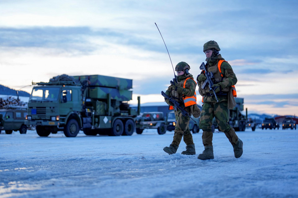 Členské štáty NATO sa už podľa kanadského diplomata nachádzajú v situácii tzv. ”variacej sa žaby”. FOTO: Reuters