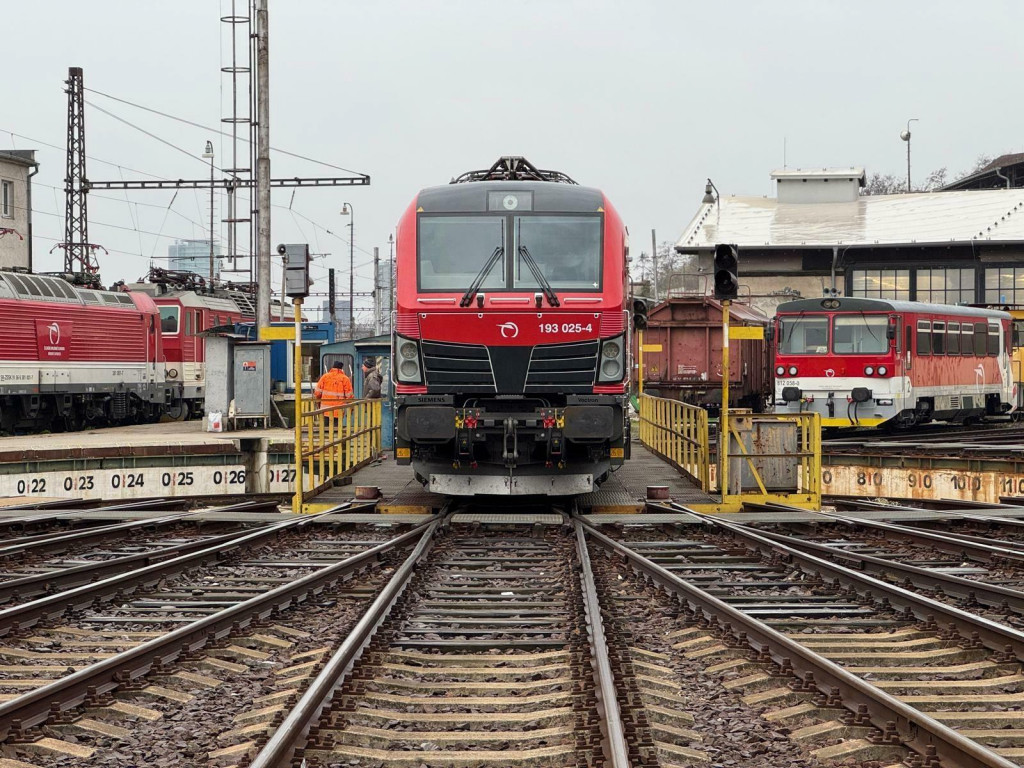 Naprieč celým Slovenskom Železničná spoločnosť Slovensko pridala desiatky vlakov denne. FOTO: Ákos Cséplő