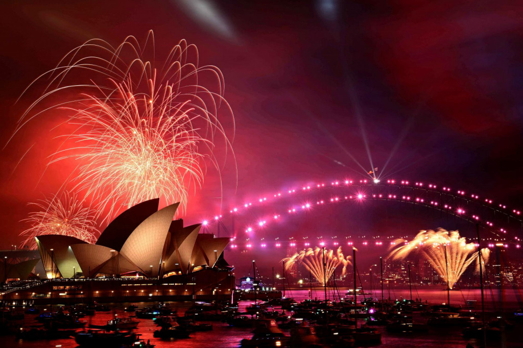 Ohňostroj v austrálskom Sydney. FOTO: Reuters