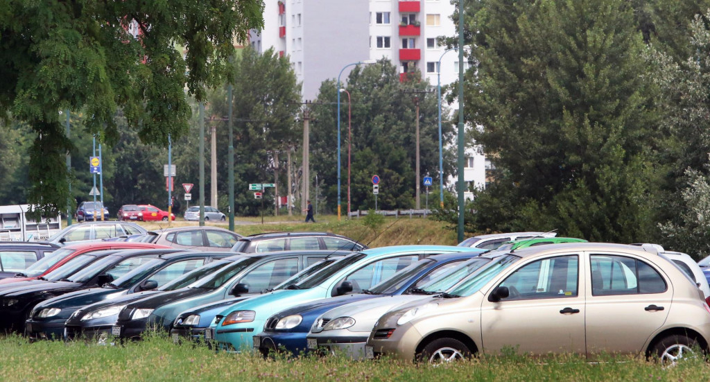 Najdrahšie parkovacie miesta sú v Bratislave. FOTO: archív HN