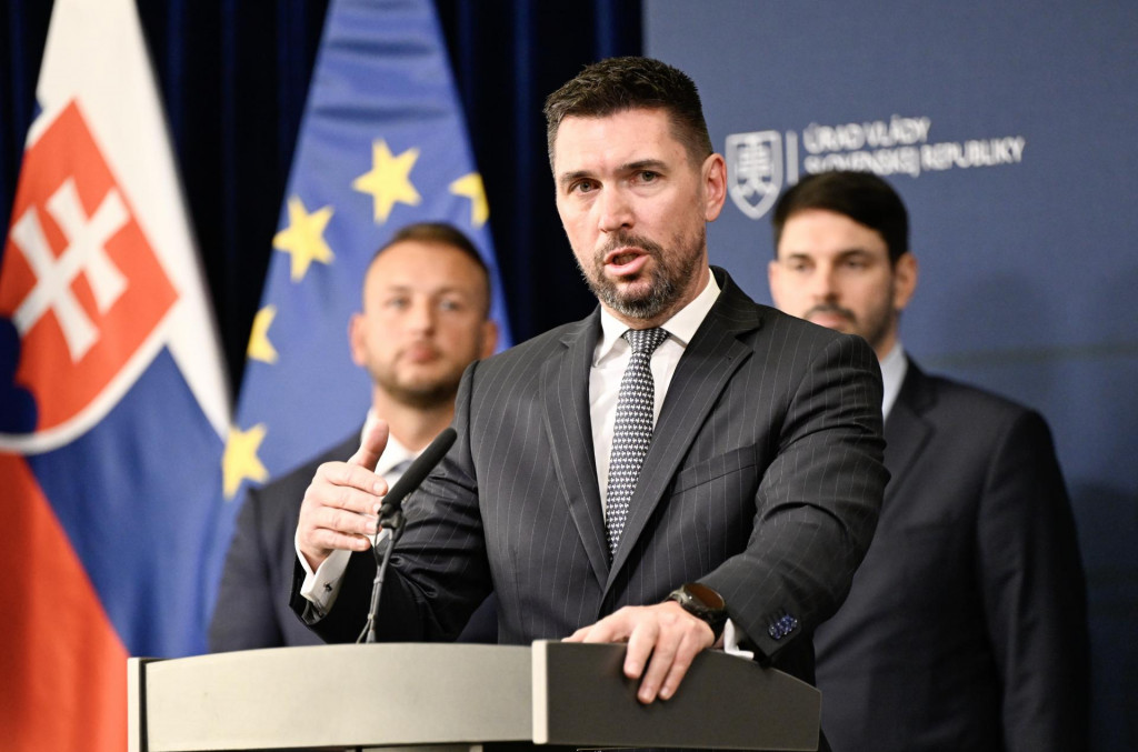 Na sn&iacute;mke minister p&ocirc;dohospod&aacute;rstva a rozvoja vidieka (MPRV) SR Richard Tak&aacute;č (SMER-SD) počas tlačovej konferencie po 178. mimoriadnom zasadnut&iacute; Bezpečnostnej rady na &Uacute;rade vl&aacute;dy SR v piatok 10. janu&aacute;ra 2025 v Bratislave. FOTO TASR - Pavel Neubauer FOTO: Pavel Neubauer