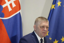 Predseda vlády Robert Fico pripúšťa otvorenie koaličnej zmluvy. FOTO: TASR/AP