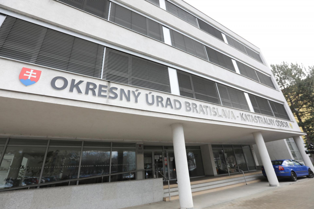 Okresný úrad Bratislava - Katastrálny odbor (Ružová dolina). FOTO: HN/Peter Mayer