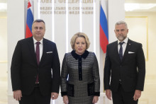 Predsedníčka ruskej Rady federácie Valentina Ivanovna Matvijenková, podpredseda Národnej rady Andrej Danko a podpredseda Národnej rady Tibor Gašpar počas prijatia na oficiálnej návšteve Ruskej federácie. FOTO: TASR