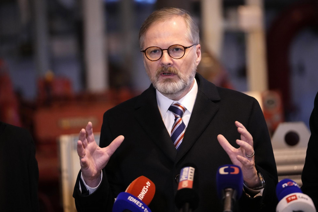 Česká vláda premiéra Petra Fialu sa na veľké šetrenie tento rok nechystá. FOTO: TASR/AP