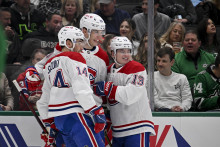 Nick Suzuki, Juraj Slafkovsky a Cole Caufield. FOTO: USA Today