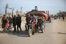 Palestínčania v Gaze. FOTO: Reuters