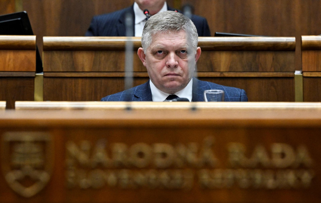 Krok premiéra Roberta Fica prekvapil. FOTO: Reuters