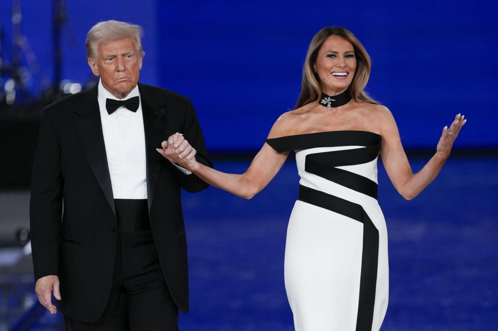 Americký prezident Donald Trump a prvá dáma USA Melania Trumpová. FOTO: TASR/AP