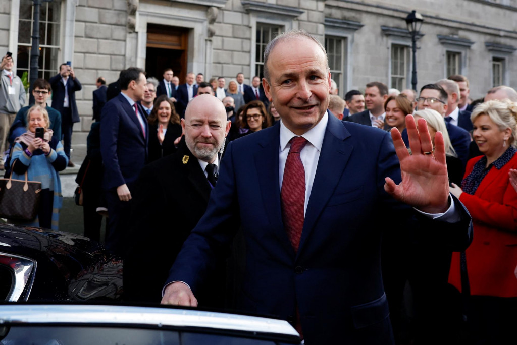 Írsky premiér Micheál Martin (vpredu). FOTO: Reuters