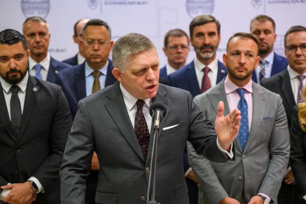 Predseda vl&aacute;dy SR Robert Fico (Smer-SD) zvolal pre &uacute;dajn&eacute; obavy z prevratu aj mimoriadne zasadnutie Bezpečnostnej rady SR. FOTO: TASR/J. Nov&aacute;k