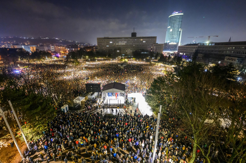 Pohľad z vrchu počas protivládneho zhromaždenia Slovensko je Európa na Námestí Slobody v Bratislave 24. januára 2025. FOTO: TASR/Jaroslav Novák