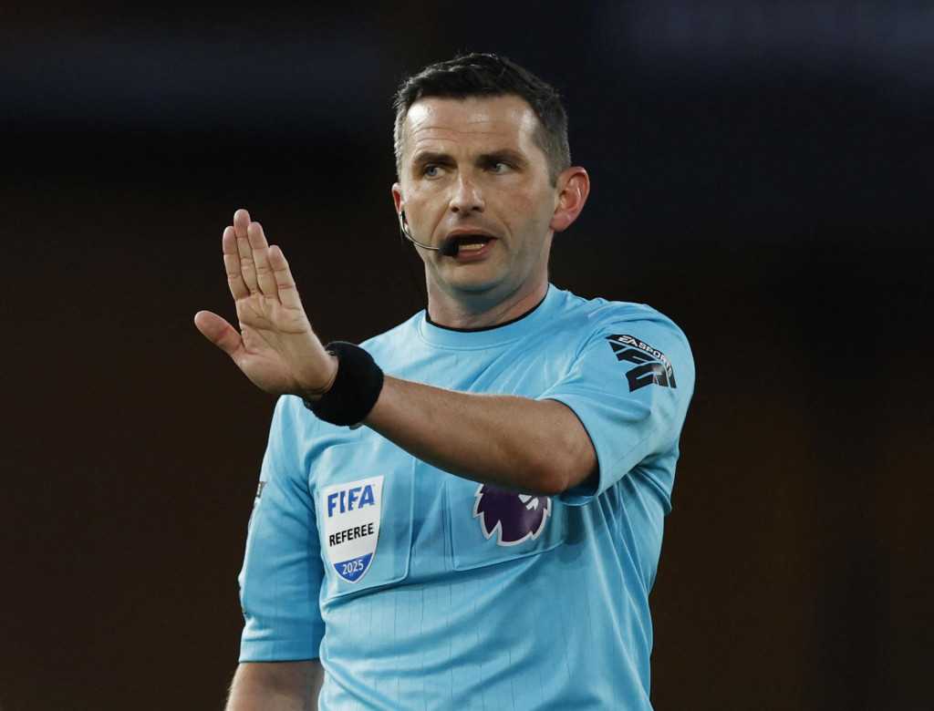 Futbalový rozhodca Michael Oliver. FOTO: REUTERS