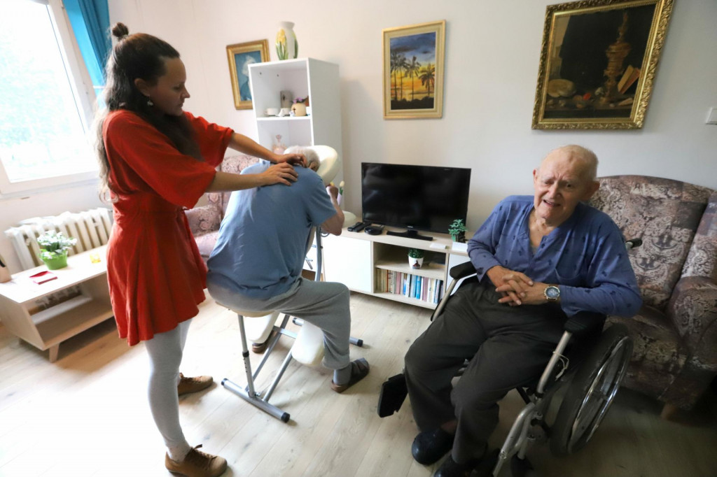 Mnohí zamestnanci sú podľa zväzu zaradení do platových tried, ktoré nedosahujú ani úroveň minimálnej mzdy. FOTO: TASR/Ján Krošlák