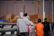 Trump v stredu avizoval, že sa chystá podpísať dekrét o zriadení tamojšieho centra na zadržiavanie nelegálnych približne 30-tisíc nelegálnych migrantov. FOTO: REUTERS