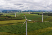 Pohľad na veterné turbíny na výrobu elektrickej energie v Poľsku. FOTO: Reuters