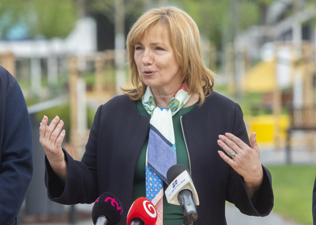 Starostka MČ Karlova Ves Dana Čahojová. FOTO: TASR/Martin Baumann