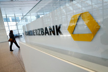 UniCredit vlani oznámila, že získala v Commerzbank veľký podiel, a začala sa usilovať o jej prevzatie. FOTO: Reuters