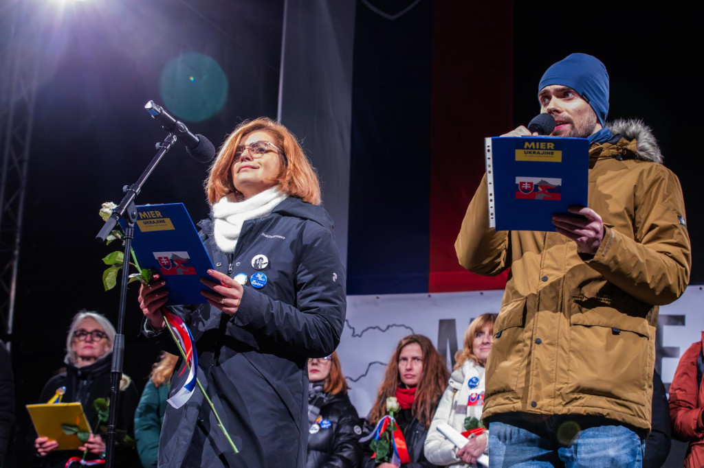 Na bratislavskom zhromaždení „Slovensko je Európa” sa zúčastnilo 60-tisíc osôb. Informovali o tom organizátori zo združenia Mier Ukrajine. FOTO: Miroslava Spodniaková/Mafra