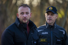 Na snímke zľava minister vnútra Matúš Šutaj Eštok (Hlas) a viceprezident Policajného zboru Rastislav Polakovič. FOTO: TASR/Jakub Kotian