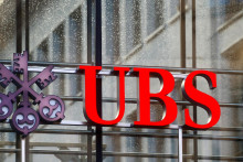 UBS okrem toho oznámila na tento rok program spätného odkúpenia akcií v celkovej hodnote tri miliardy dolárov. FOTO: Reuters