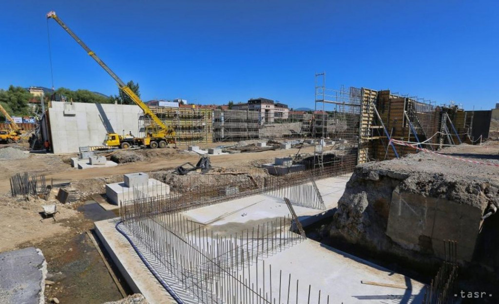 Právna norma musí nadobudnúť účinnosť spolu so stavebným zákonom. FOTO: TASR/Branislav Račko