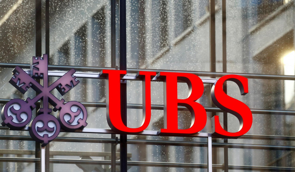UBS okrem toho oznámila na tento rok program spätného odkúpenia akcií v celkovej hodnote tri miliardy dolárov. FOTO: Reuters