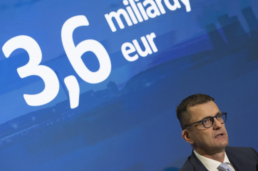Šéf Slovenských elektrární Branislav Strýček pri oznamovaní veľkého refinancovania dlhov. FOTO: SE