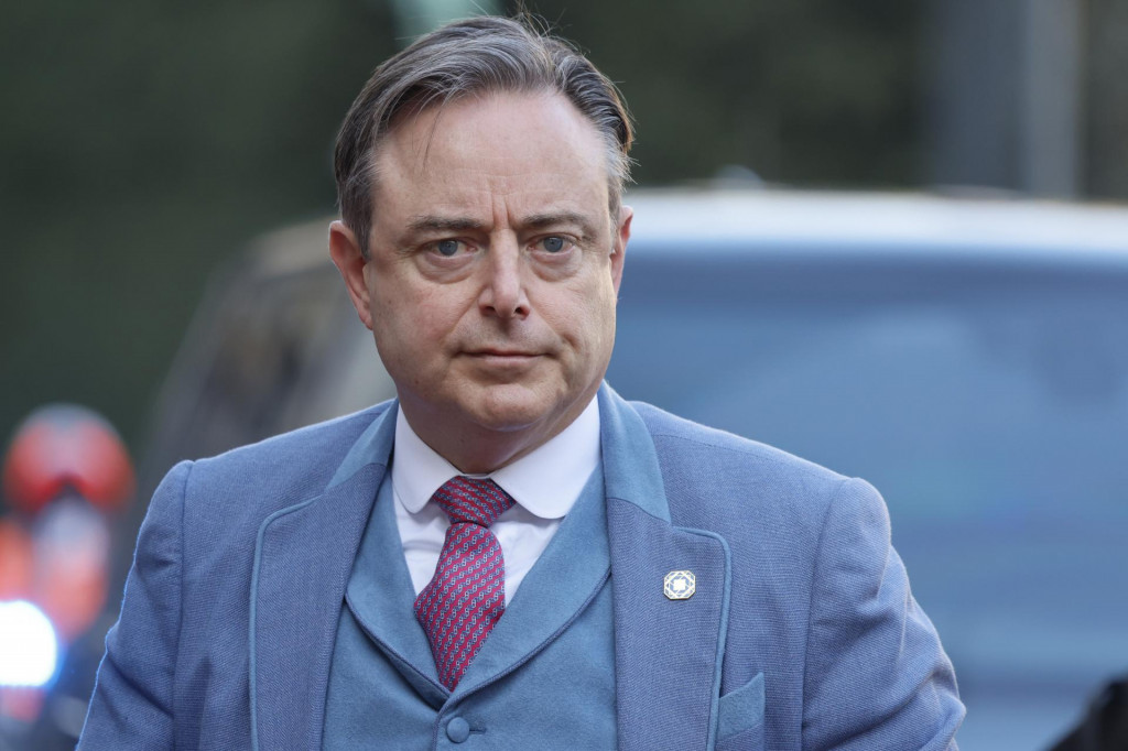 Belgický Bart De Wever prichádza na neformálne stretnutie európskych politikov o bezpečnostnej politike v Bruseli. FOTO: TASR/AP