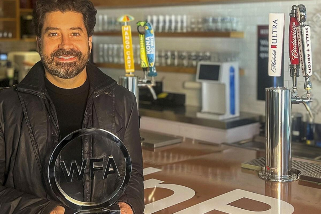 Marcel Marcondes, globálny marketingový riaditeľ spoločnosti AB InBev, získal ocenenie WFA Global Marketer of the Year 2024