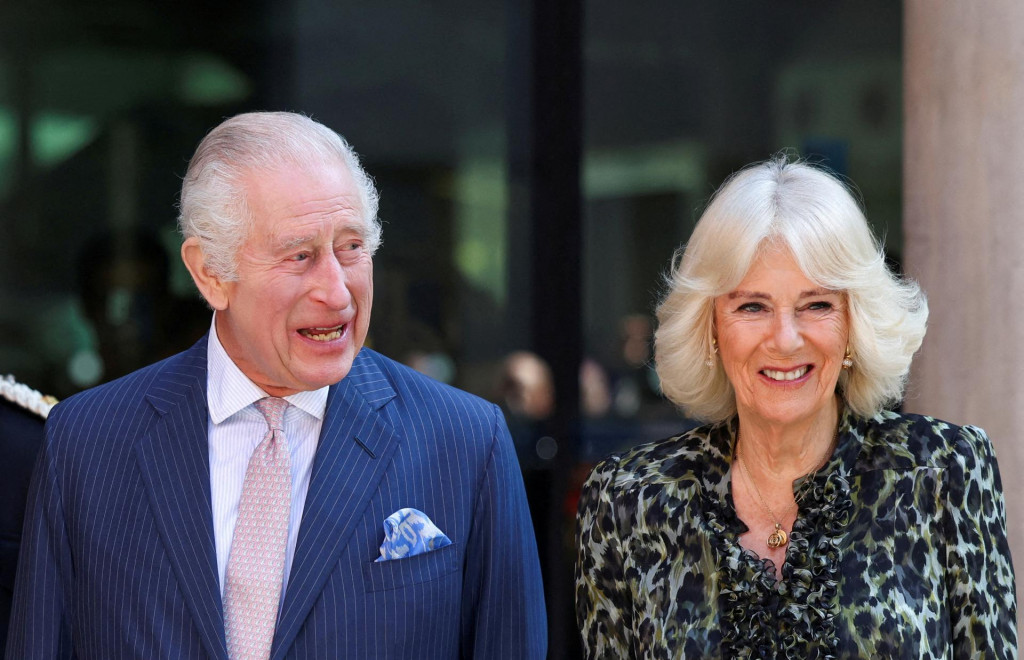Britský kráľ Charles a kráľovná Camilla. FOTO: Reuters